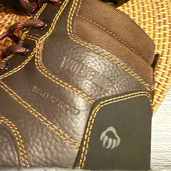 Wolverine Women's Brown Leather Boots with Pink Accents composite toe size 9 - Picture 9 of 11